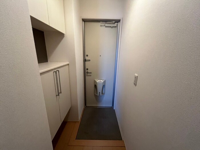 物件内観写真7　(玄関)