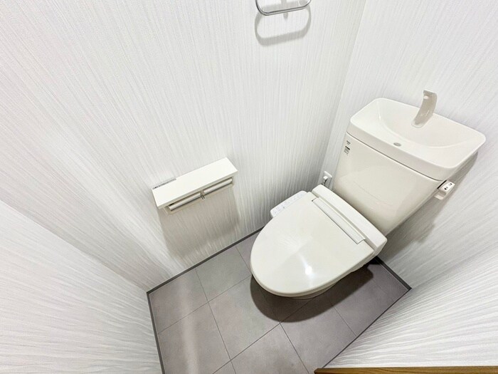 物件内観写真14　(トイレ)