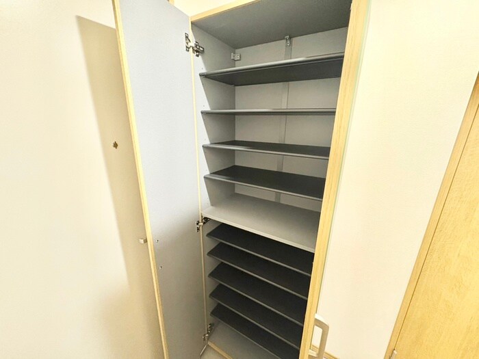 物件内観写真15　(靴箱)