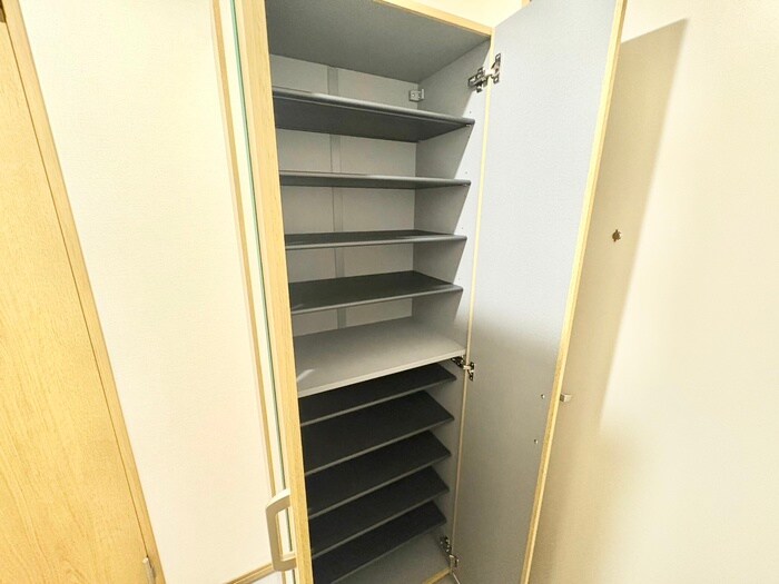 物件内観写真16　(靴箱)