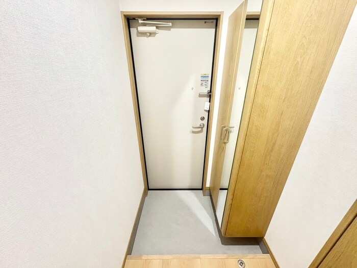 物件内観写真16　(玄関)