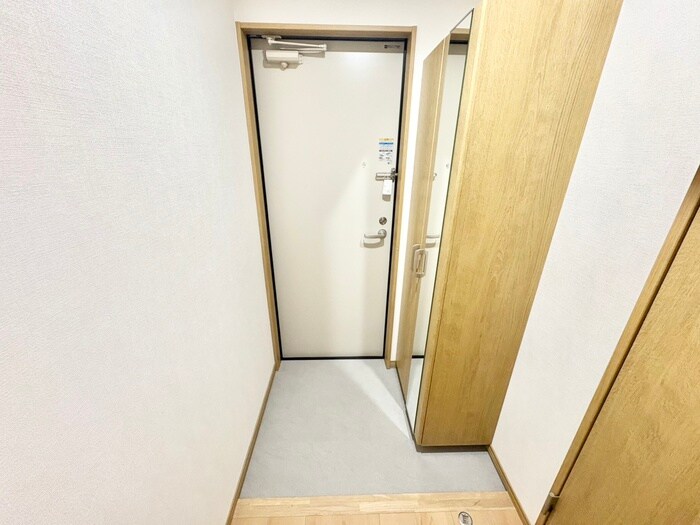 物件内観写真16　(玄関)