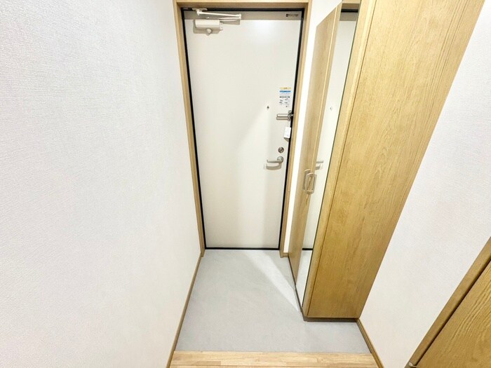 物件内観写真16　(玄関)