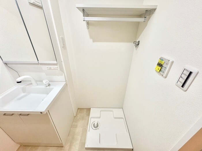 物件内観写真18　(洗濯機置場)