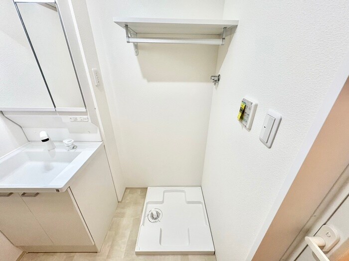 物件内観写真18　(洗濯機置場)