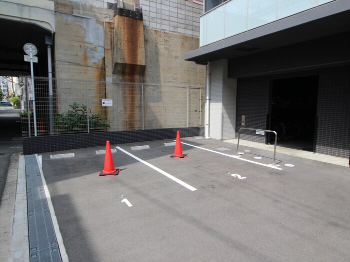 物件外観写真5　(駐車場)