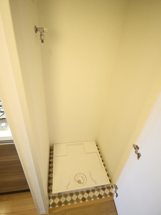 物件内観写真18　(洗濯機置場)