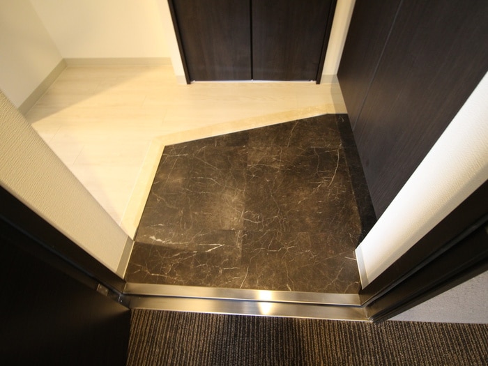 物件内観写真7　(玄関)