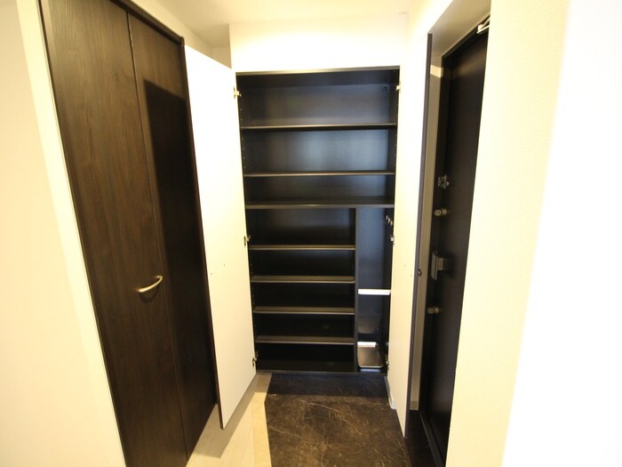 物件内観写真8　(靴箱)