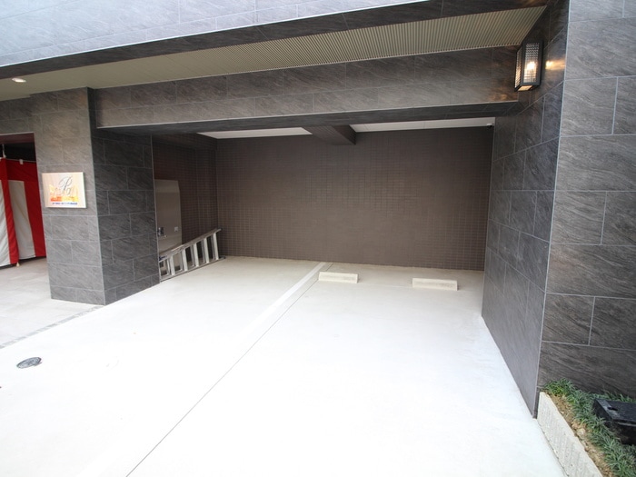 物件外観写真3　(駐車場)