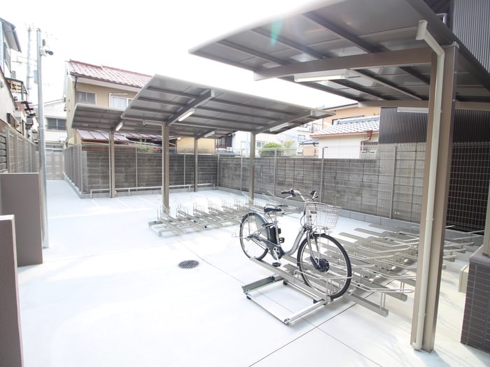 物件外観写真4　(駐輪場)