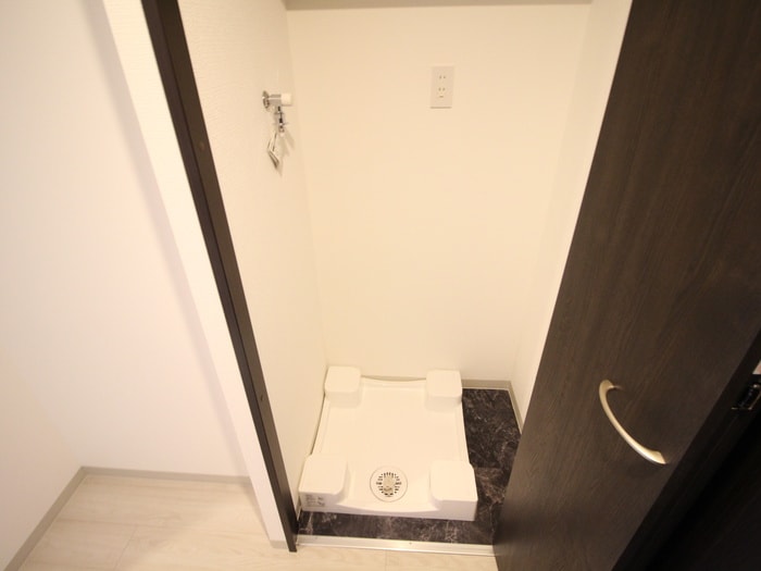 物件内観写真10　(洗濯機置場)