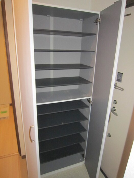 物件内観写真8　(靴箱)