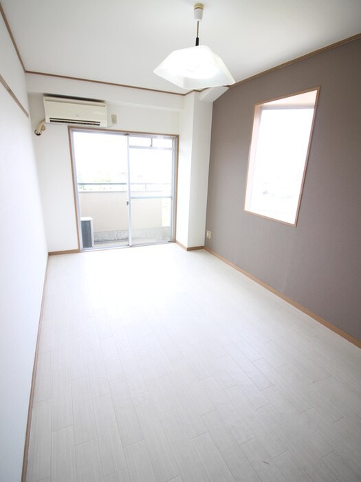 物件内観写真18　(居室)