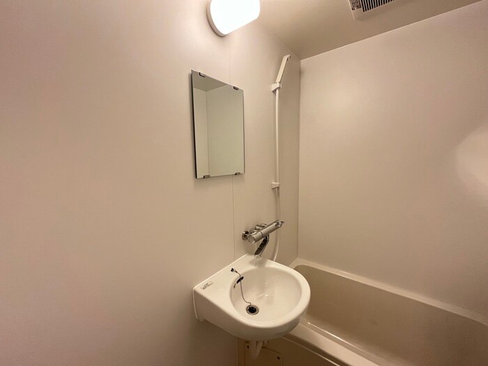 物件内観写真11　(洗面)