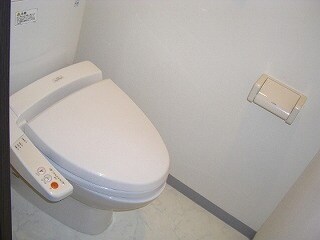 物件内観写真8　(トイレ)