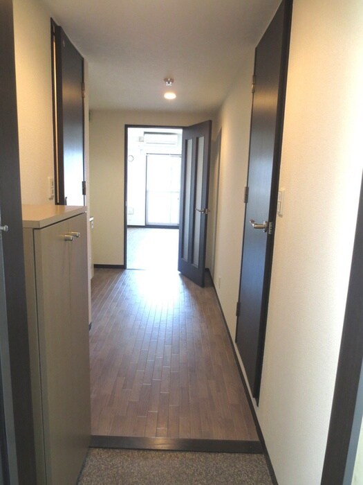 物件内観写真9　(廊下)