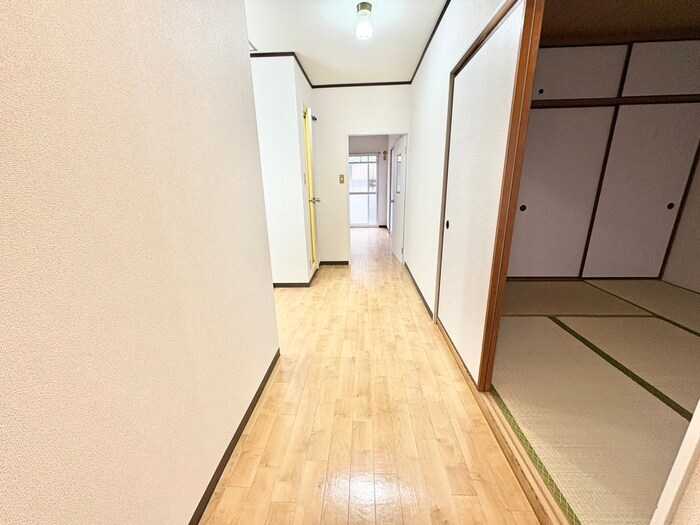 物件内観写真13　(廊下)