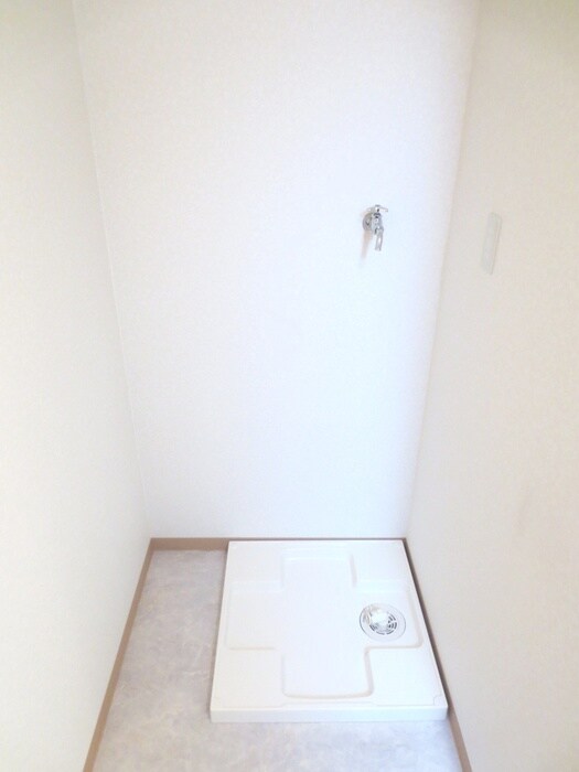 物件内観写真11　(洗濯機置場)