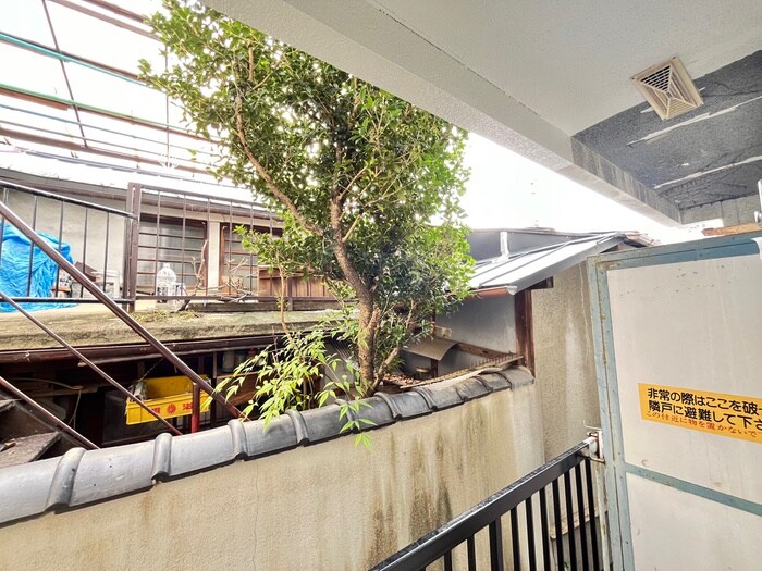 物件内観写真22　(室内からの展望)