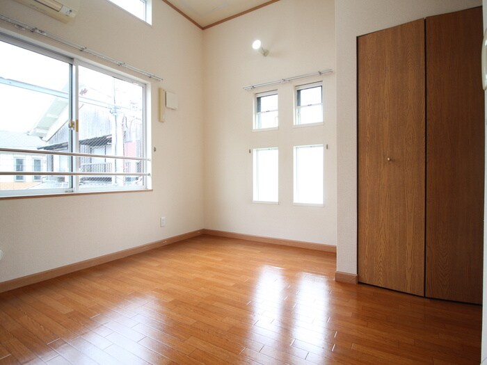 物件内観写真8　(居室)