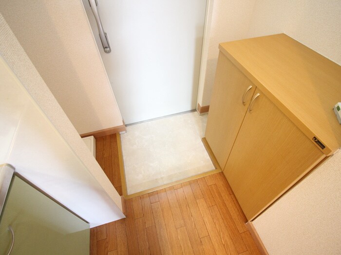 物件内観写真13　(玄関)
