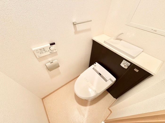 物件内観写真14　(トイレ)