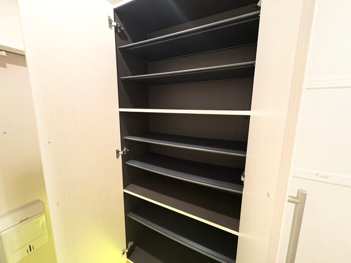 物件内観写真15　(靴箱)