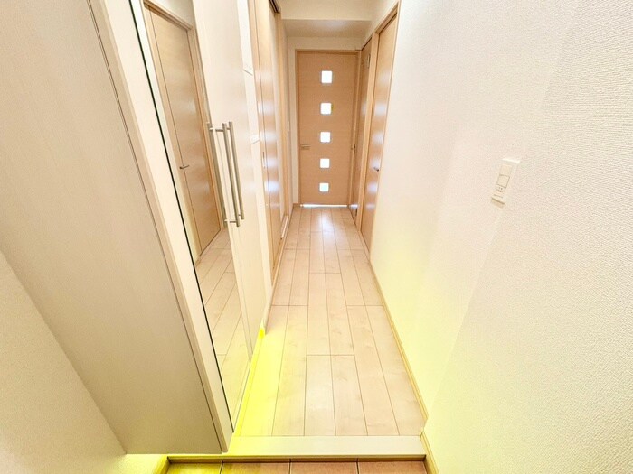 物件内観写真16　(廊下)