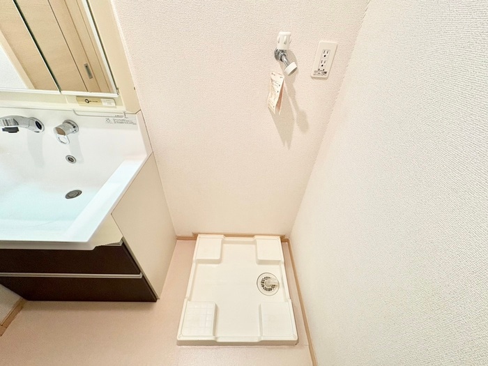 物件内観写真18　(洗濯機置場)