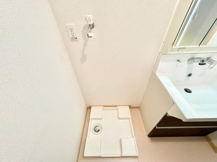 物件内観写真18　(洗濯機置場)