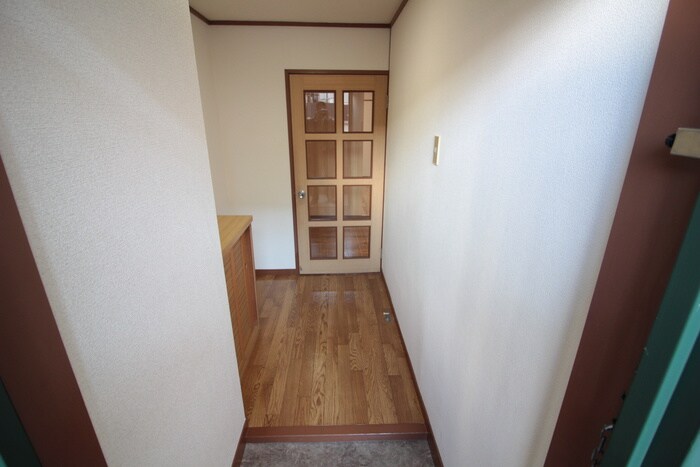 物件内観写真7　(玄関)