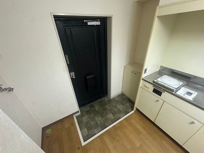 物件内観写真7　(玄関)