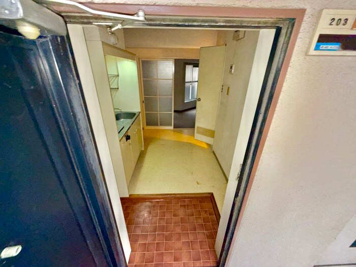 物件内観写真8　(玄関)