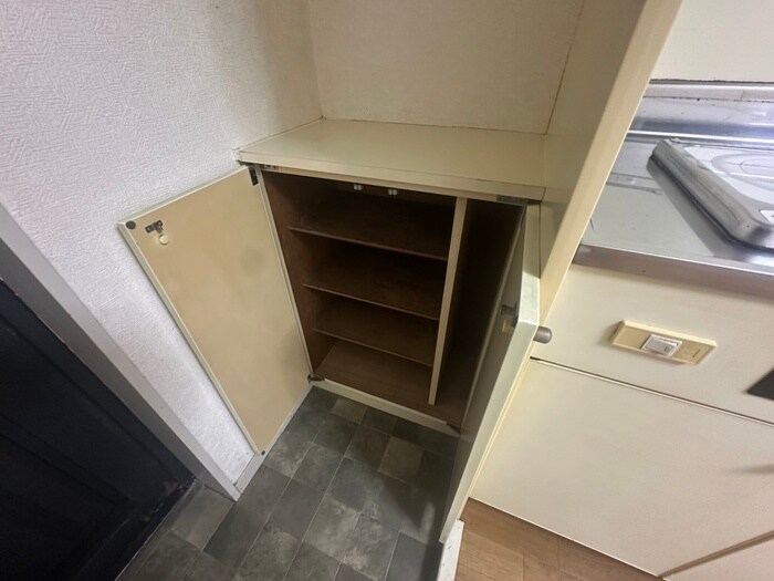 物件内観写真8　(靴箱)