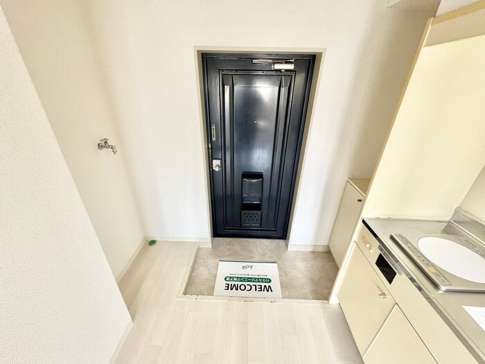 物件内観写真8　(玄関)