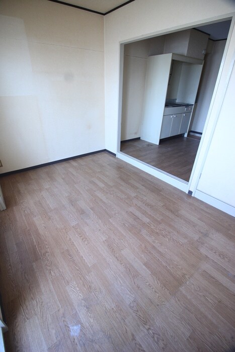 物件内観写真9　(居室)