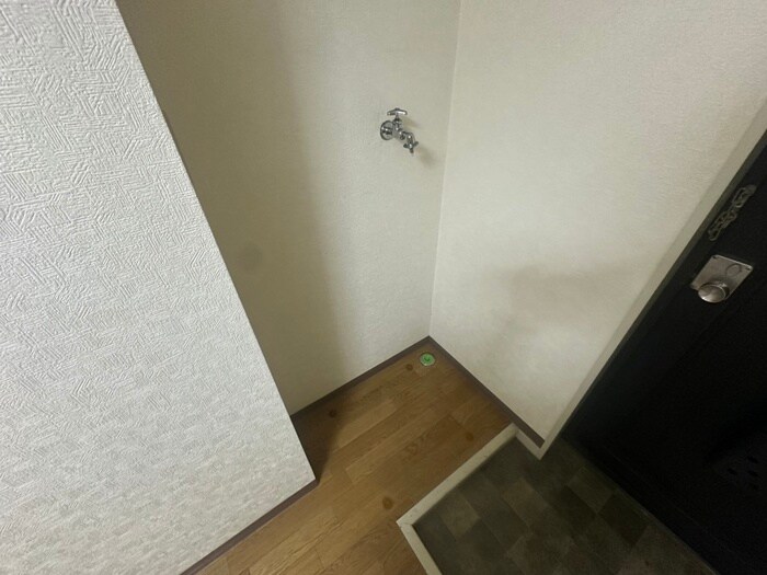 物件内観写真15　(洗濯機置場)