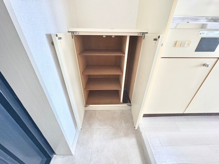 物件内観写真16　(靴箱)