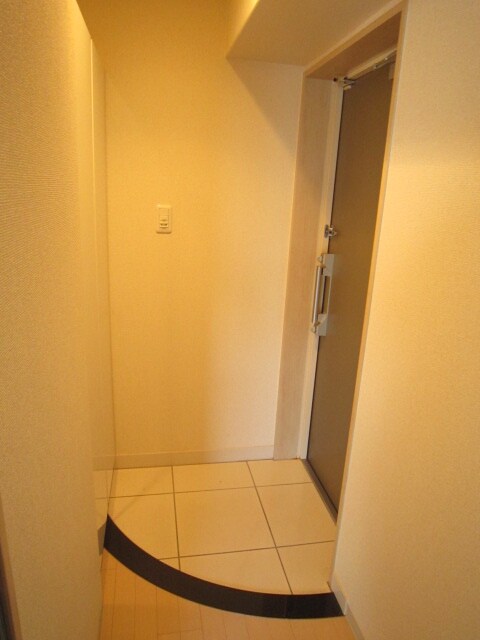 物件内観写真10　(玄関)