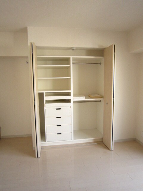 物件内観写真15　(収納)