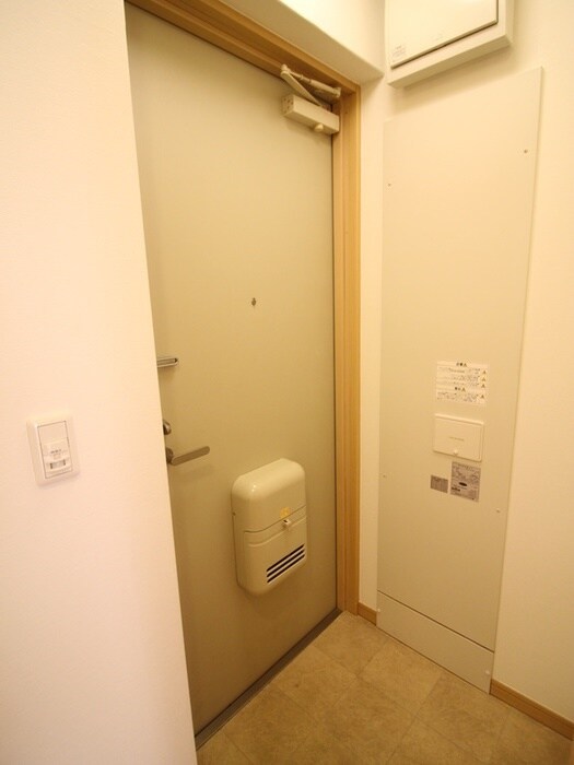 物件内観写真7　(玄関)