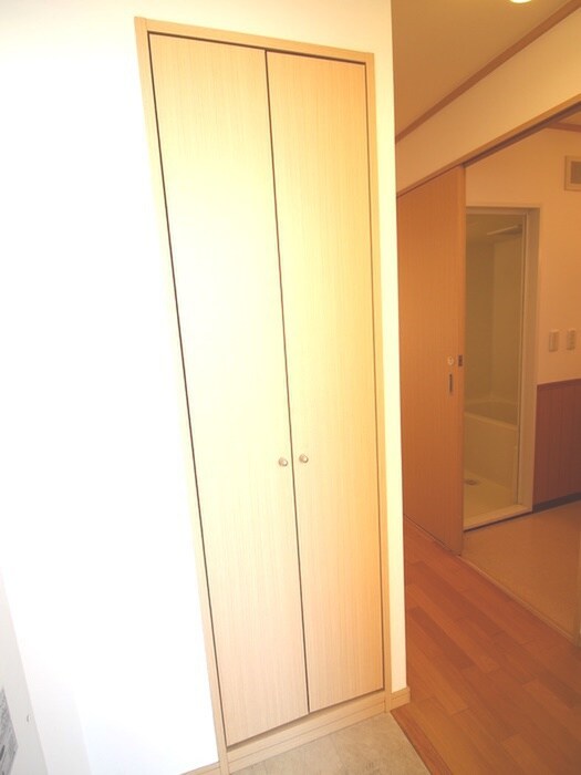 物件内観写真11　(廊下)