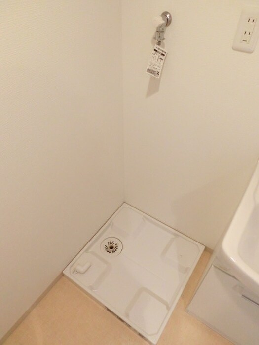 物件内観写真11　(洗濯機置場)