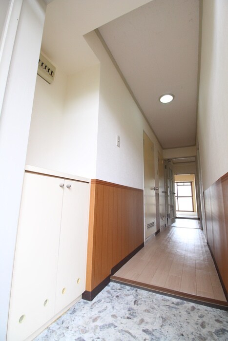 物件内観写真14　(玄関)