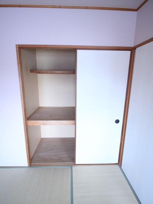 物件内観写真12　(収納)