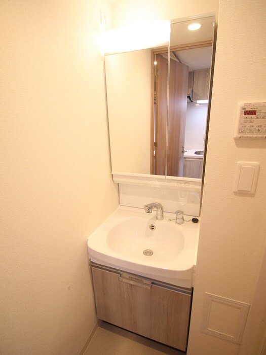 物件内観写真9　(洗面)