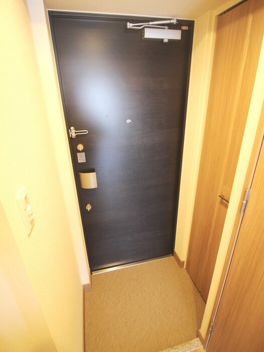 物件内観写真15　(玄関)