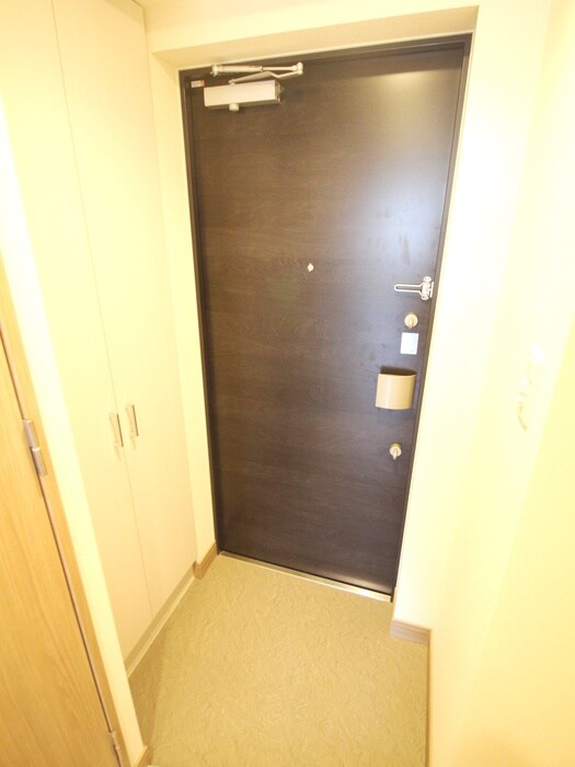 物件内観写真16　(玄関)