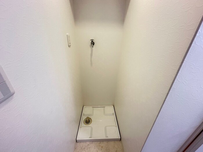 物件内観写真9　(洗濯機置場)